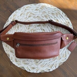 Coach Vintage 80s 90s British Tan Leather Waist Pouch Fanny Pack Belt Bag M/L